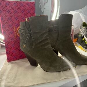 Tory Burch lila 90mm scrunch boot